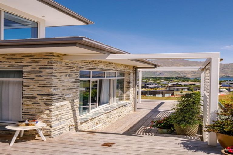 Photo of property in 11 Barclay Place, Wanaka, 9305