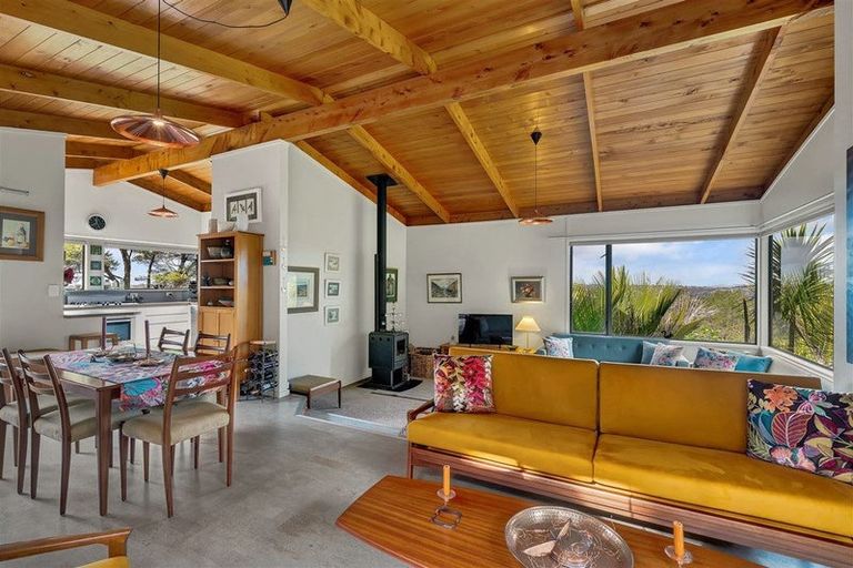 Photo of property in 12 Kereru Grove, Greenhithe, Auckland, 0632