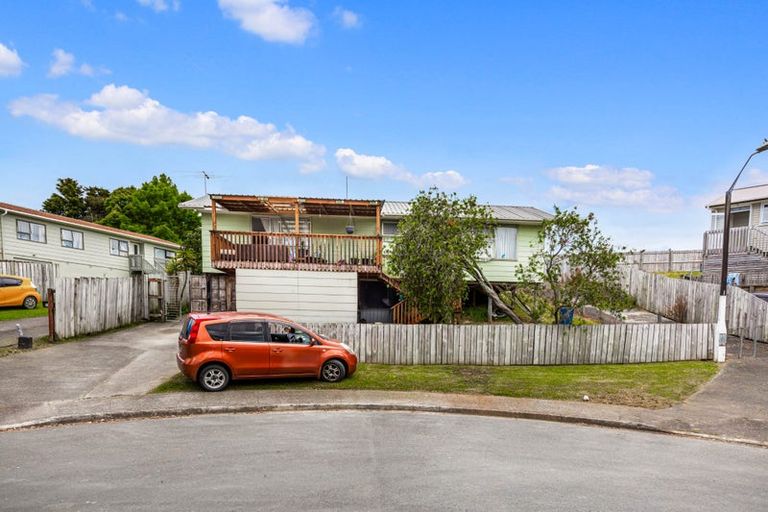 Photo of property in 20 Reinga Place, Massey, Auckland, 0614