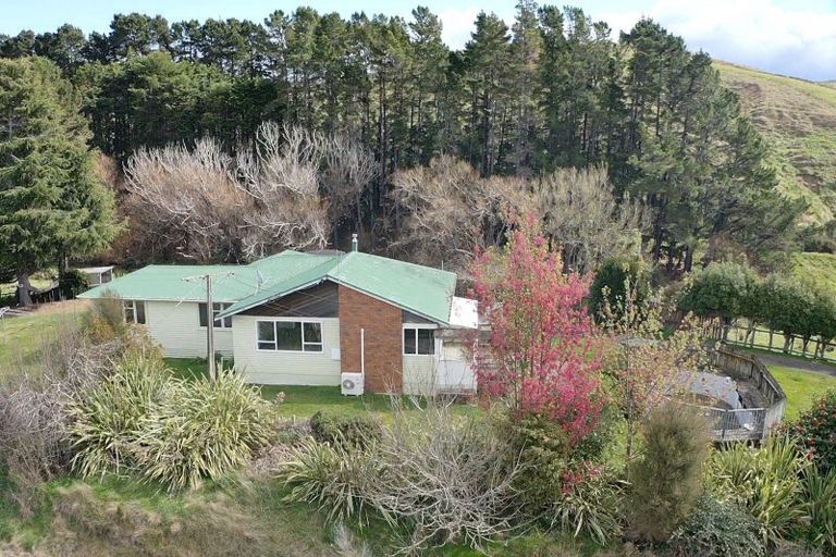 Photo of property in 688 Rotohiwi Road, Flemington, Waipukurau, 4282