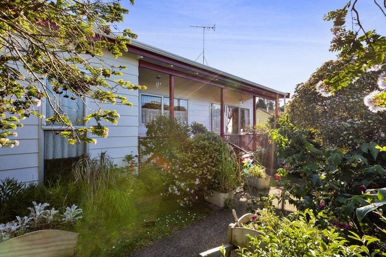 Photo of property in 2/19 Kenmore Street, Westown, New Plymouth, 4310