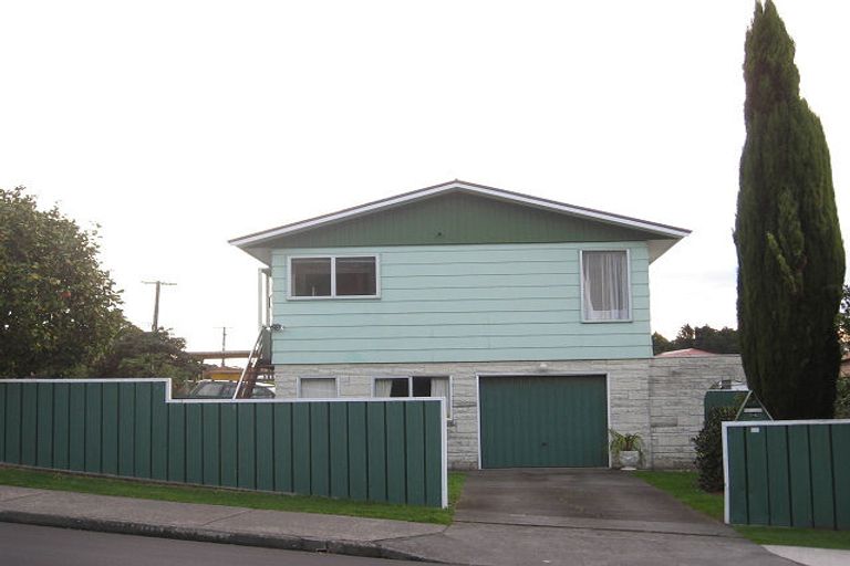 Photo of property in 94a Ruapehu Street, Paraparaumu, 5032