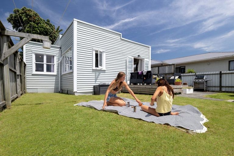 Photo of property in 7 Tay Street, Mount Maunganui, 3116