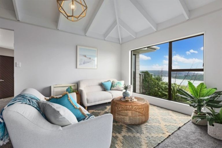 Photo of property in 14 Solway Place, Papakowhai, Porirua, 5024