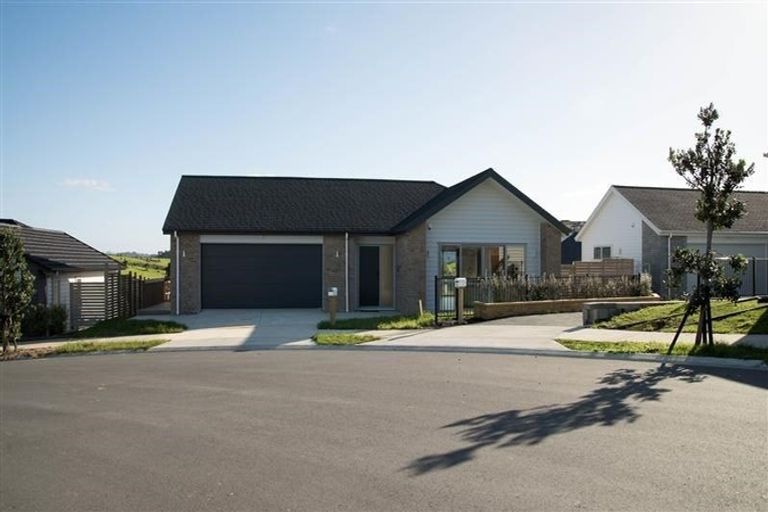 Photo of property in 7 Kaipuke Crescent, Gulf Harbour, Whangaparaoa, 0930