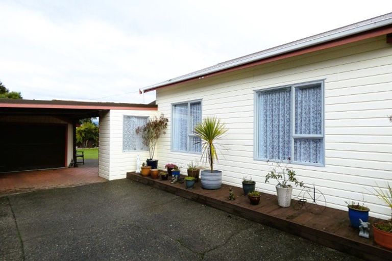 Photo of property in 22 Roebuck Street, Westport, 7825