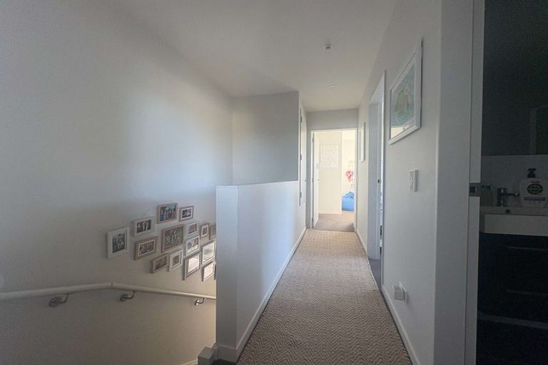 Photo of property in 10/2 Stone Street, Miramar, Wellington, 6022