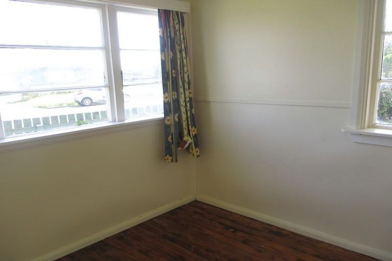 Photo of property in 27 Marine Parade South, Foxton Beach, Foxton, 4815