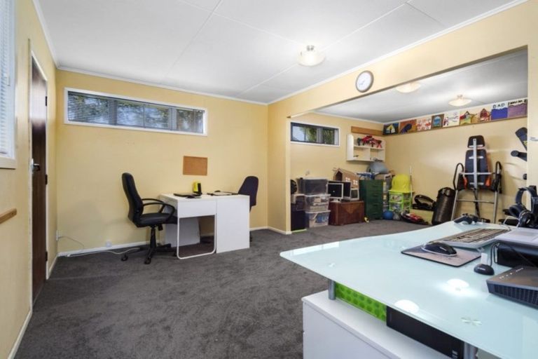Photo of property in 6 Nuffield Street, Tawa, Wellington, 5028