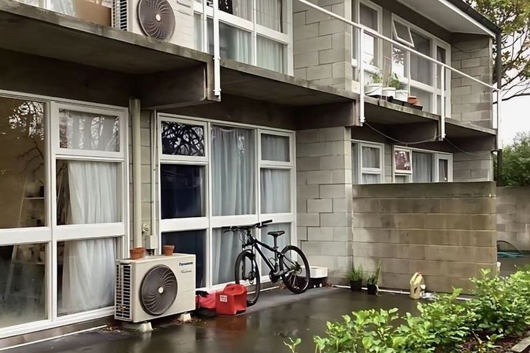 Photo of property in 142 Waimairi Road, Ilam, Christchurch, 8041