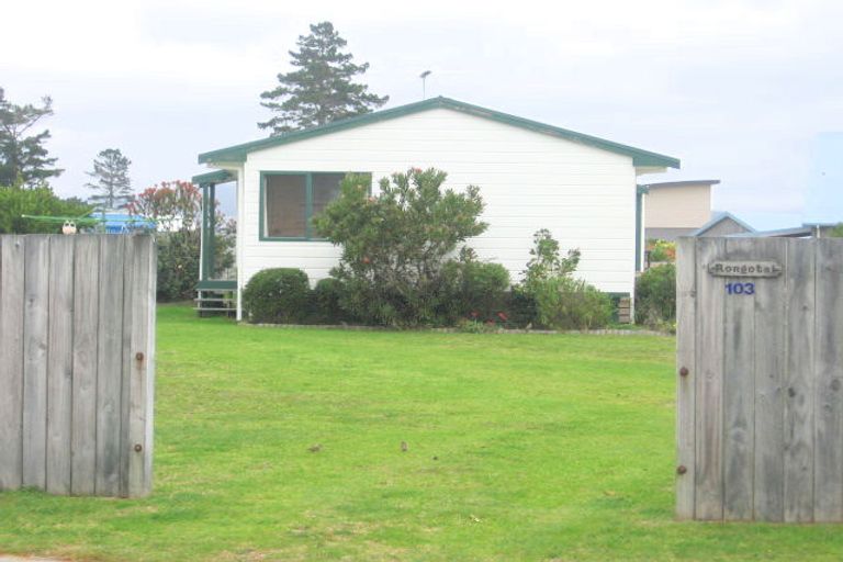 Photo of property in 103 Corokia Place, Matarangi, Whitianga, 3592