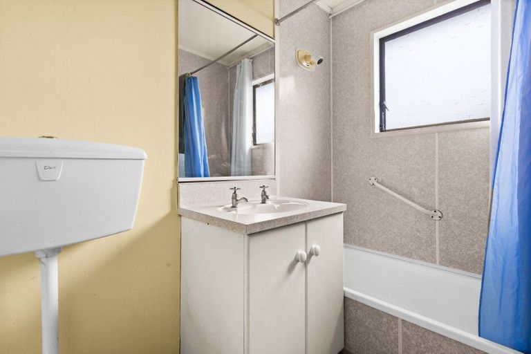 Photo of property in 32a Spriggs Crescent, Greenmeadows, Napier, 4112