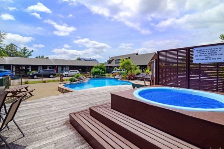 Photo of property in 17 Holden Avenue, Holdens Bay, Rotorua, 3010