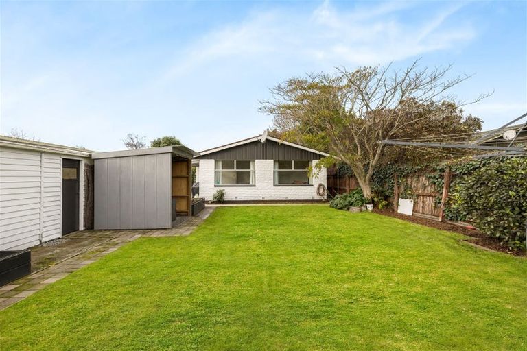 Photo of property in 8 Tracy Place, Redwood, Christchurch, 8051