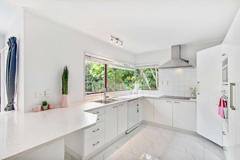 Photo of property in 9 Picasso Drive, West Harbour, Auckland, 0618