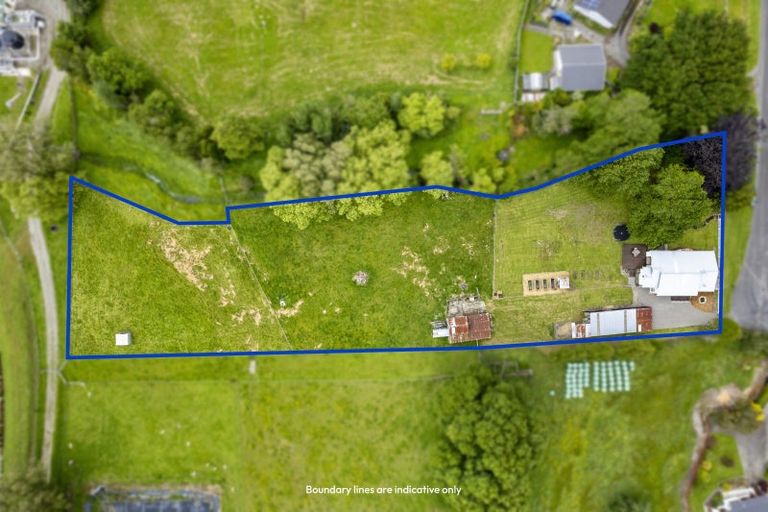 Photo of property in 32 Cambridge Street, Pahiatua, 4910