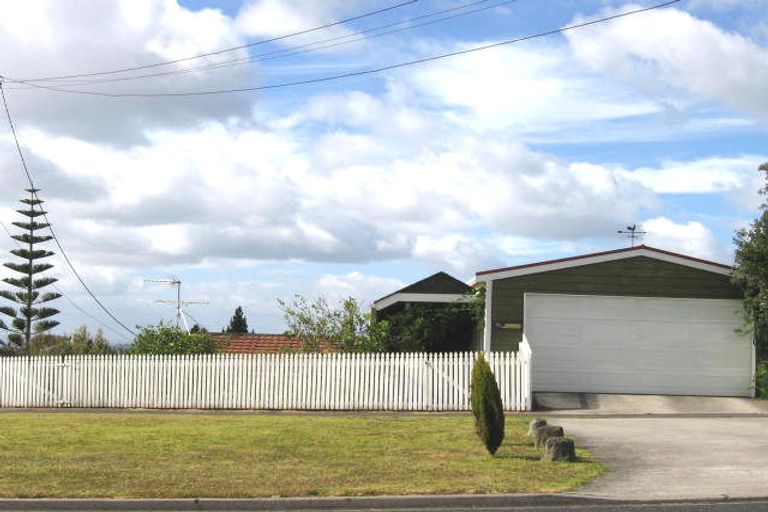 Photo of property in 49b Sunset Road, Totara Vale, Auckland, 0632