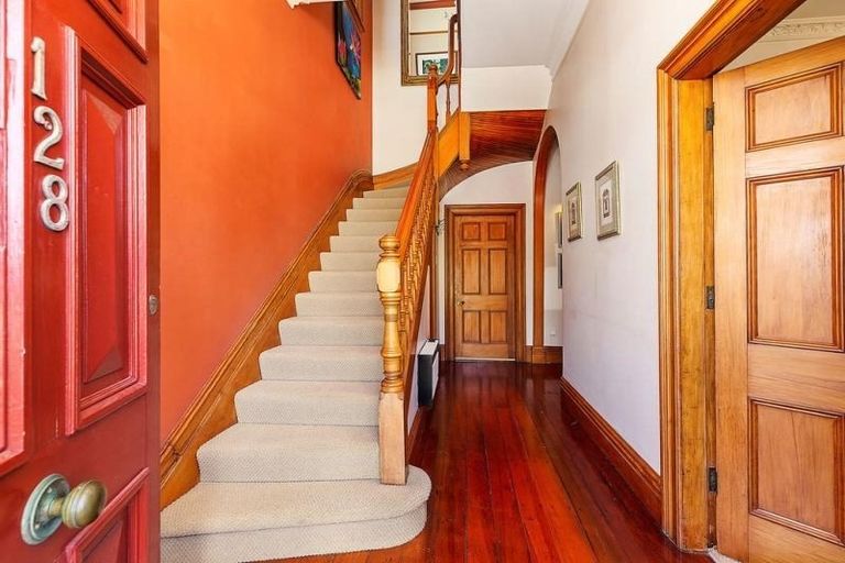 Photo of property in 128 Tinakori Road, Thorndon, Wellington, 6011