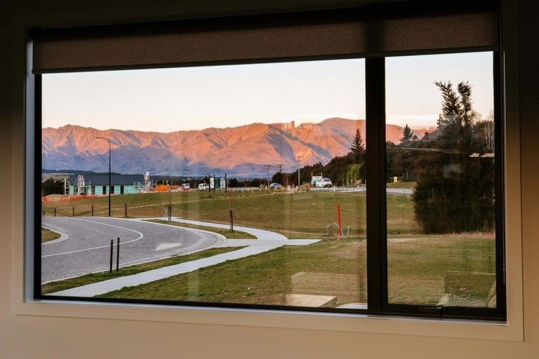 Photo of property in 19 Pounamu Avenue, Albert Town, Wanaka, 9305