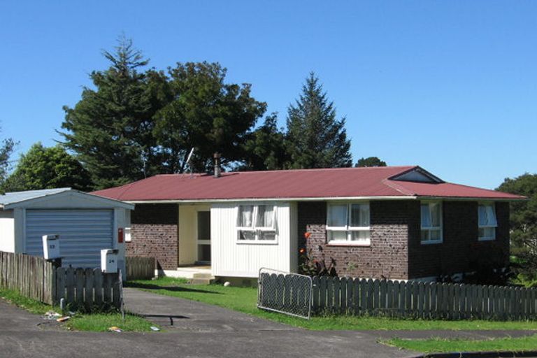 Photo of property in 24 Holmes Drive, West Harbour, Auckland, 0618
