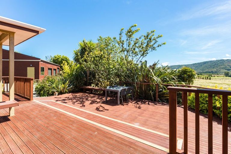 Photo of property in 68a Marchant Road, Kaitoke, Upper Hutt, 5018