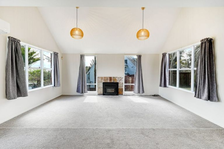 Photo of property in 3 Charles Prevost Drive, The Gardens, Auckland, 2105