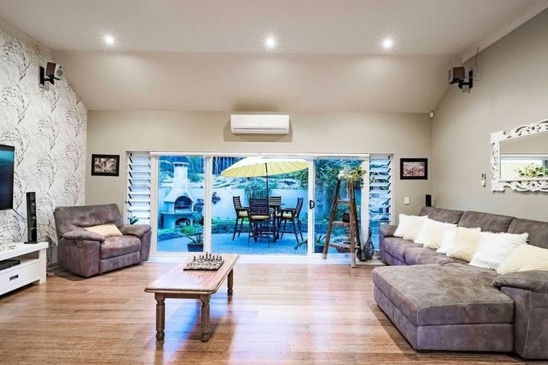 Photo of property in 5 Chateau Rise, Flat Bush, Auckland, 2016
