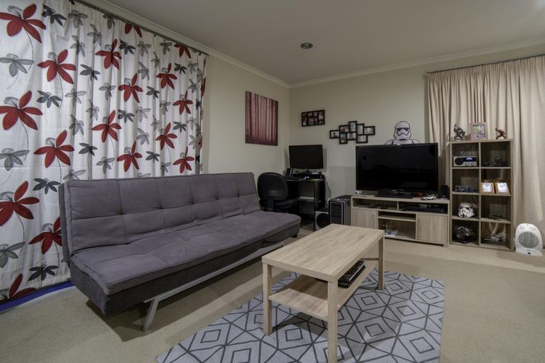 Photo of property in 16 Reins Road, Takanini, 2112