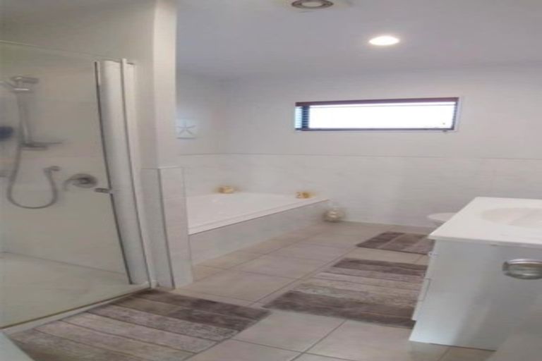 Photo of property in 19/22 Northcross Drive, Oteha, Auckland, 0632