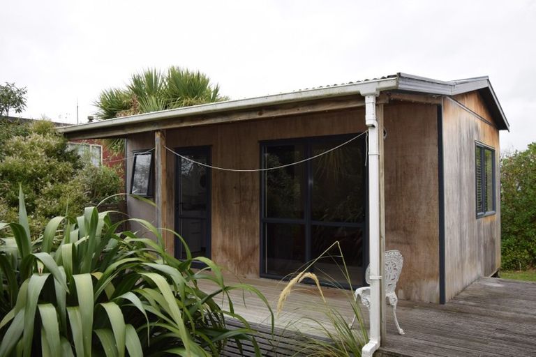 Photo of property in 2 Queen Street, Brighton, Dunedin, 9035