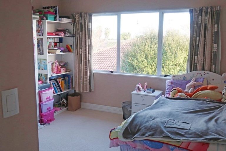 Photo of property in 21 Chippewa Place, Conifer Grove, Takanini, 2112