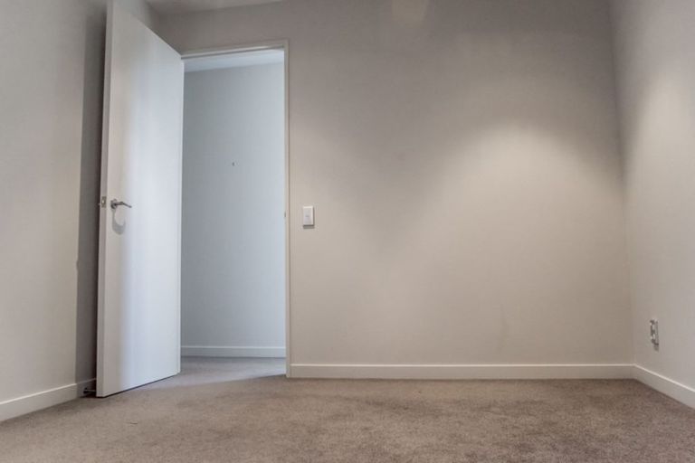 Photo of property in Piermont Apartments, 8a/82 Cable Street, Te Aro, Wellington, 6011
