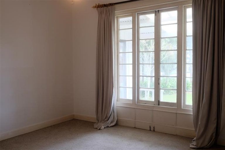 Photo of property in 90 Pendarves Street, New Plymouth, 4310