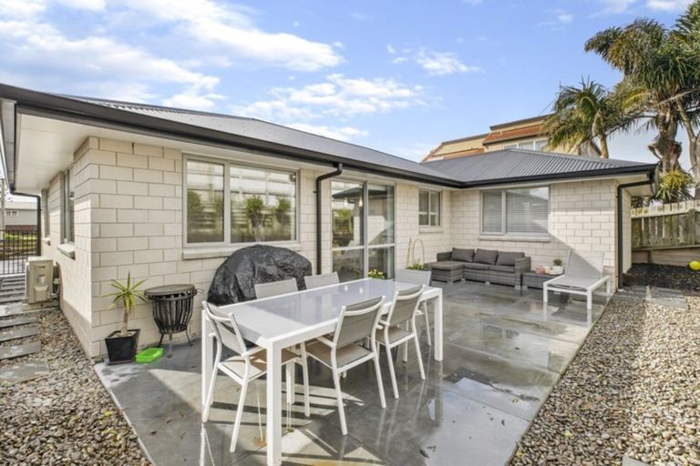 Photo of property in 1040b Papamoa Beach Road, Papamoa Beach, Papamoa, 3118