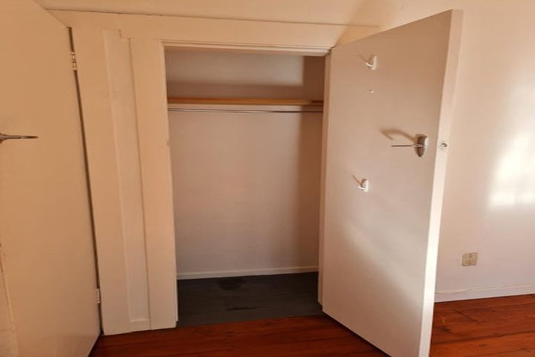 Photo of property in 100 Nairn Street, Mount Cook, Wellington, 6011