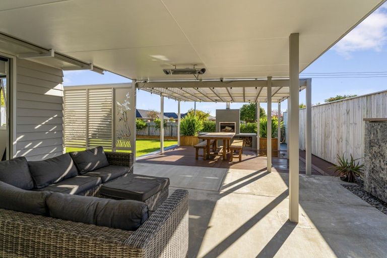Photo of property in 5 Mahia Lane, Waikanae, 5036