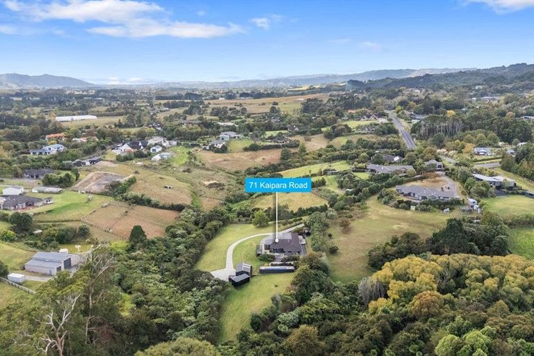 Photo of property in 71 Kaipara Road, Papakura, 2582