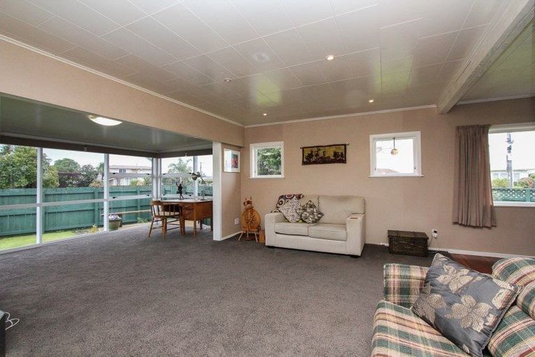 Photo of property in 25 Gebbie Road, Taradale, Napier, 4112