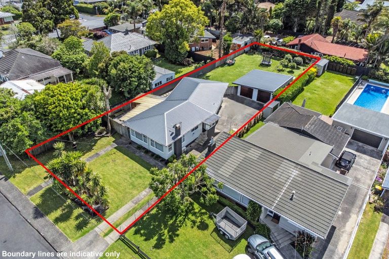 Photo of property in 2 Hillcrest Grove, Hillpark, Auckland, 2102