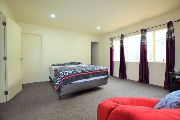 Photo of property in 1/17 Charlenne Close, Ranui, Auckland, 0612