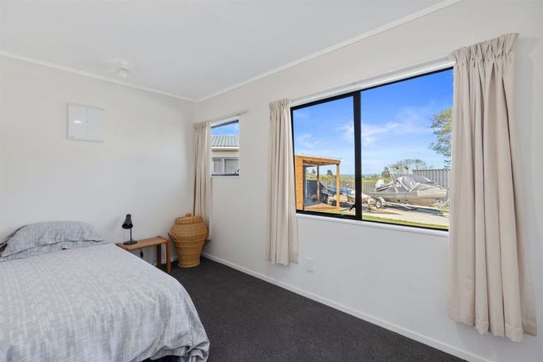 Photo of property in 18 Whenuariri Place, Maketu, Te Puke, 3189