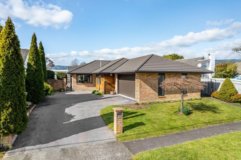 Photo of property in 51 Fraser Crescent, Elderslea, Upper Hutt, 5018