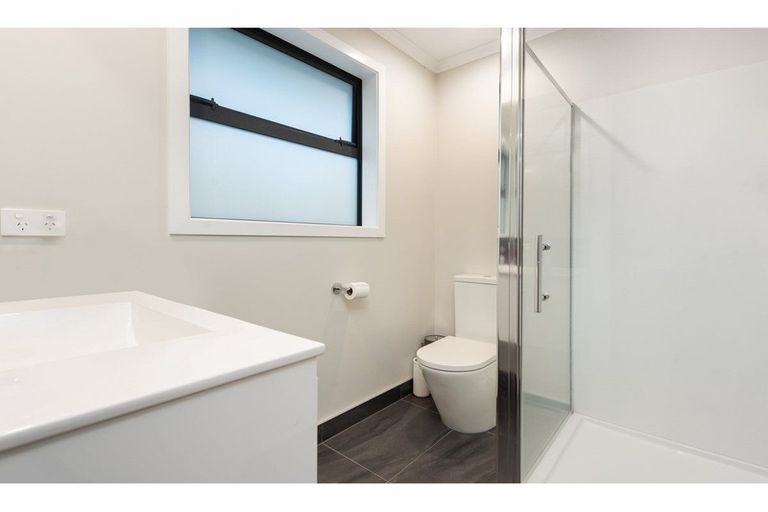 Photo of property in 2 Moira Close, Welcome Bay, Tauranga, 3175