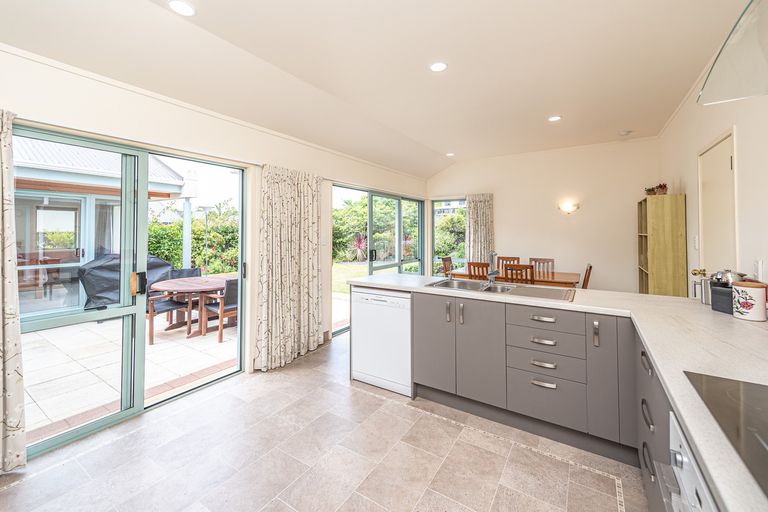 Photo of property in 17 Norfolk Drive, Otamatea, Whanganui, 4500