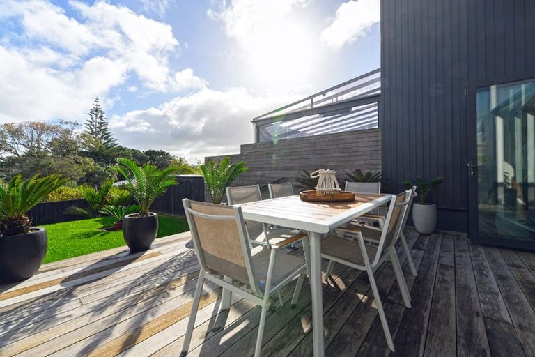 Photo of property in 19d Tawa Road, Te Atatu Peninsula, Auckland, 0610