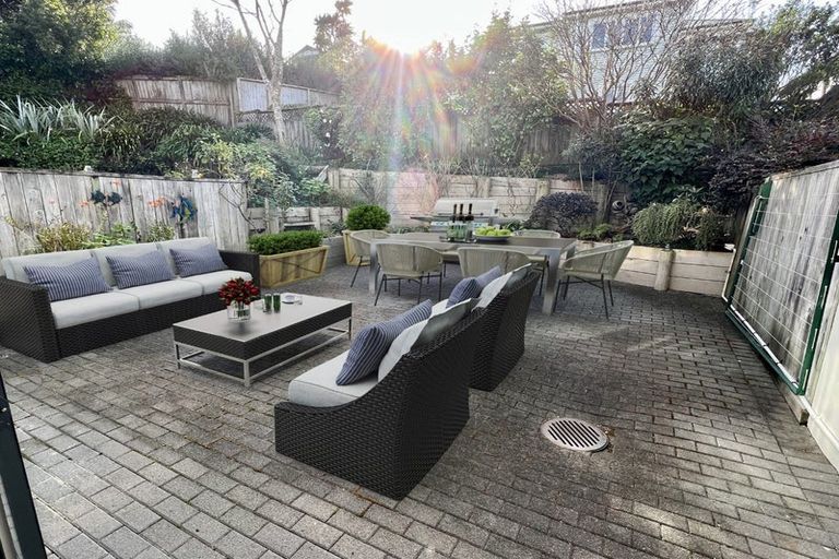 Photo of property in 2/34 Clarence Street, Devonport, Auckland, 0624