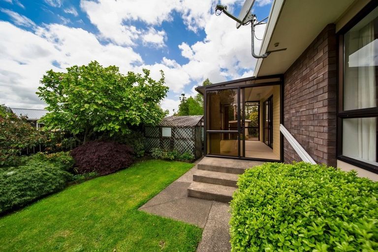 Photo of property in 5 Kamahi Place, Inglewood, 4330