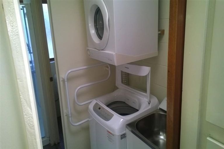 Photo of property in 2 Don Croot Street, Morningside, Auckland, 1021