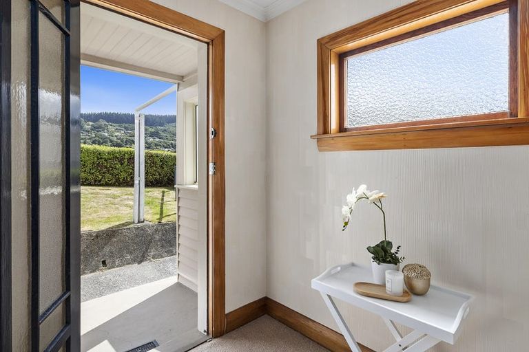 Photo of property in 4 Te Reinga View, Tawa, Wellington, 5028