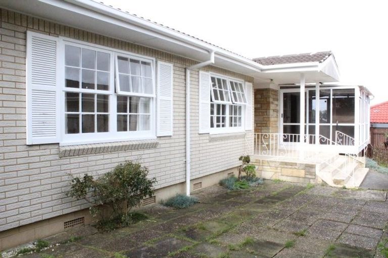 Photo of property in 21 Maugham Drive, Bucklands Beach, Auckland, 2014